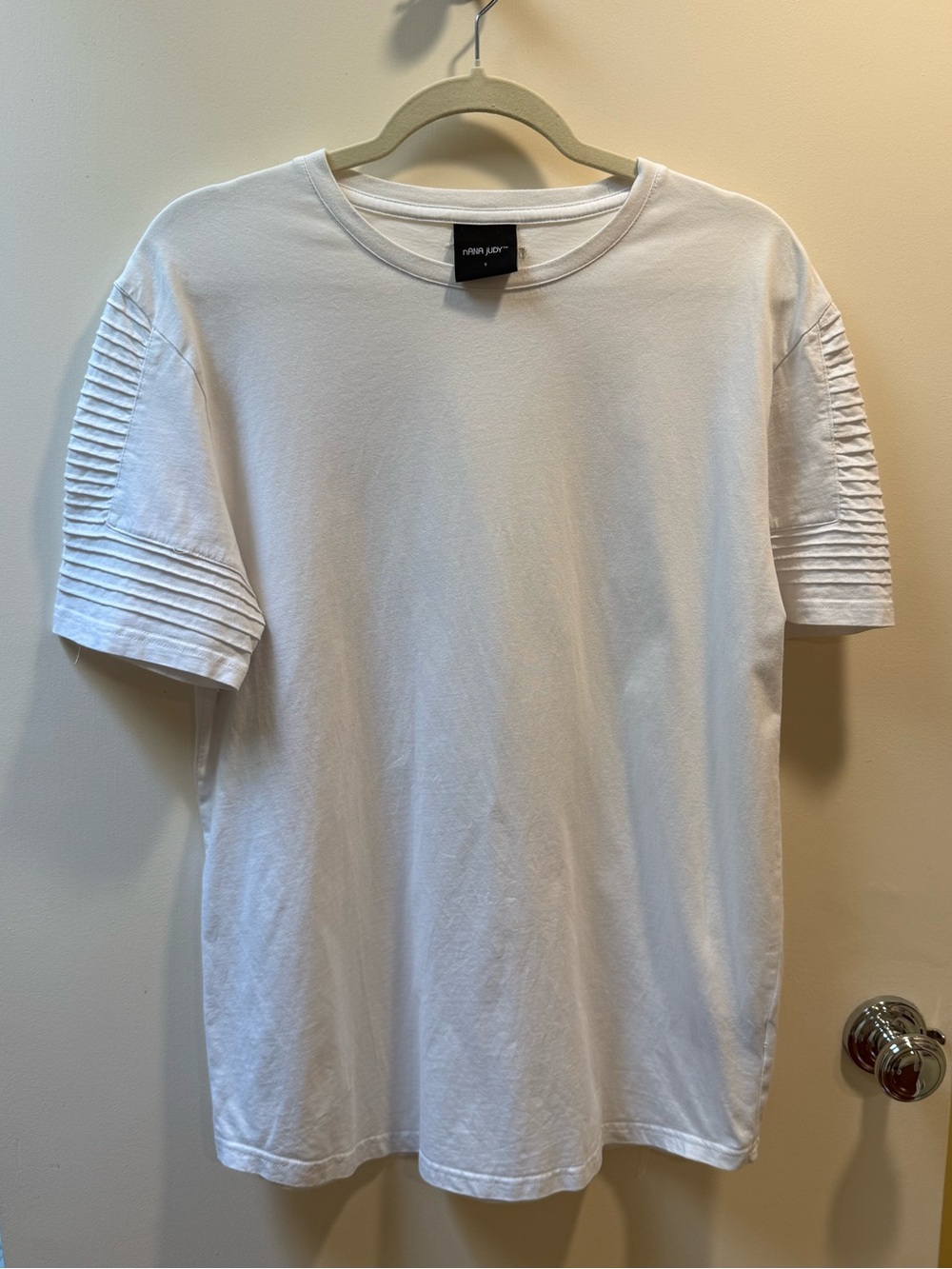 Nana Judy White Ribbed-Sleeve Crewneck T-Shirt